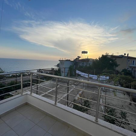 Tasos Rooms Himare Bagian luar foto