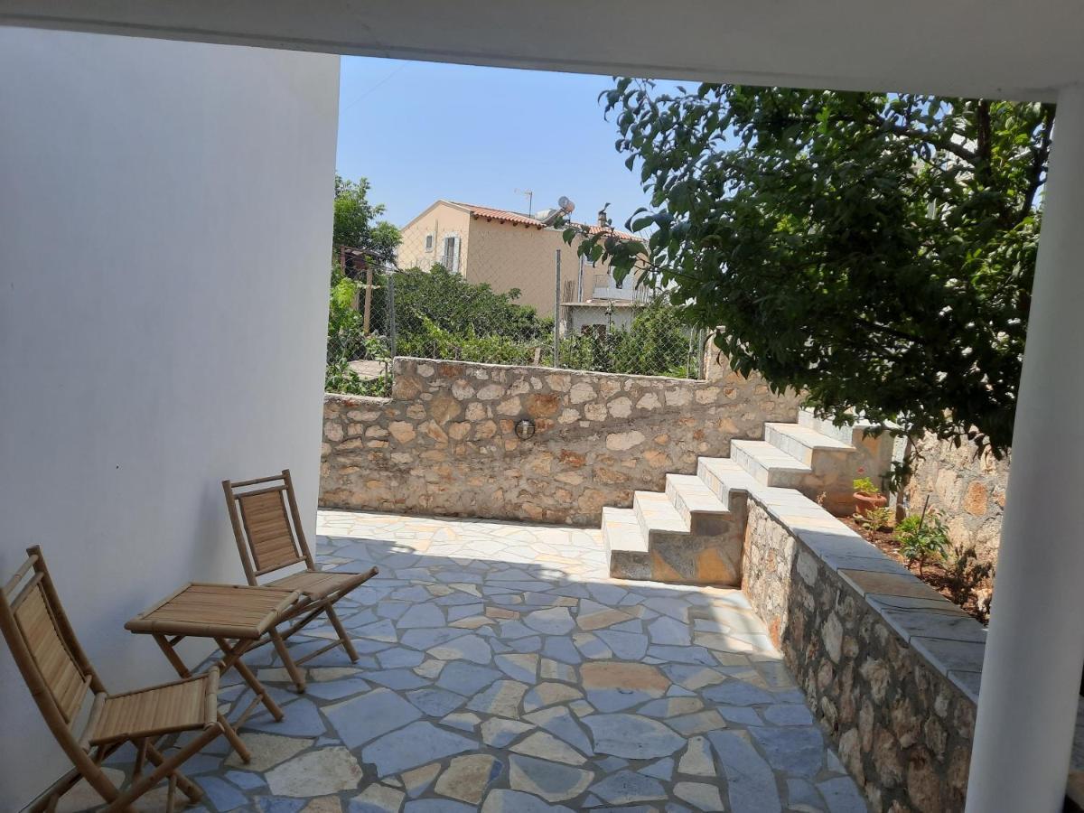 Tasos Rooms Himare Bagian luar foto