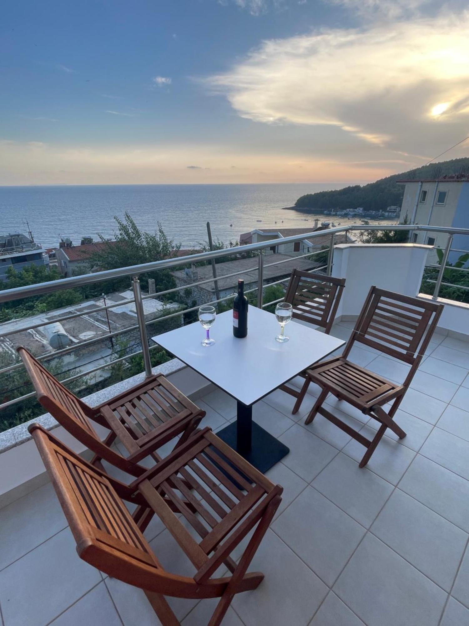 Tasos Rooms Himare Bagian luar foto