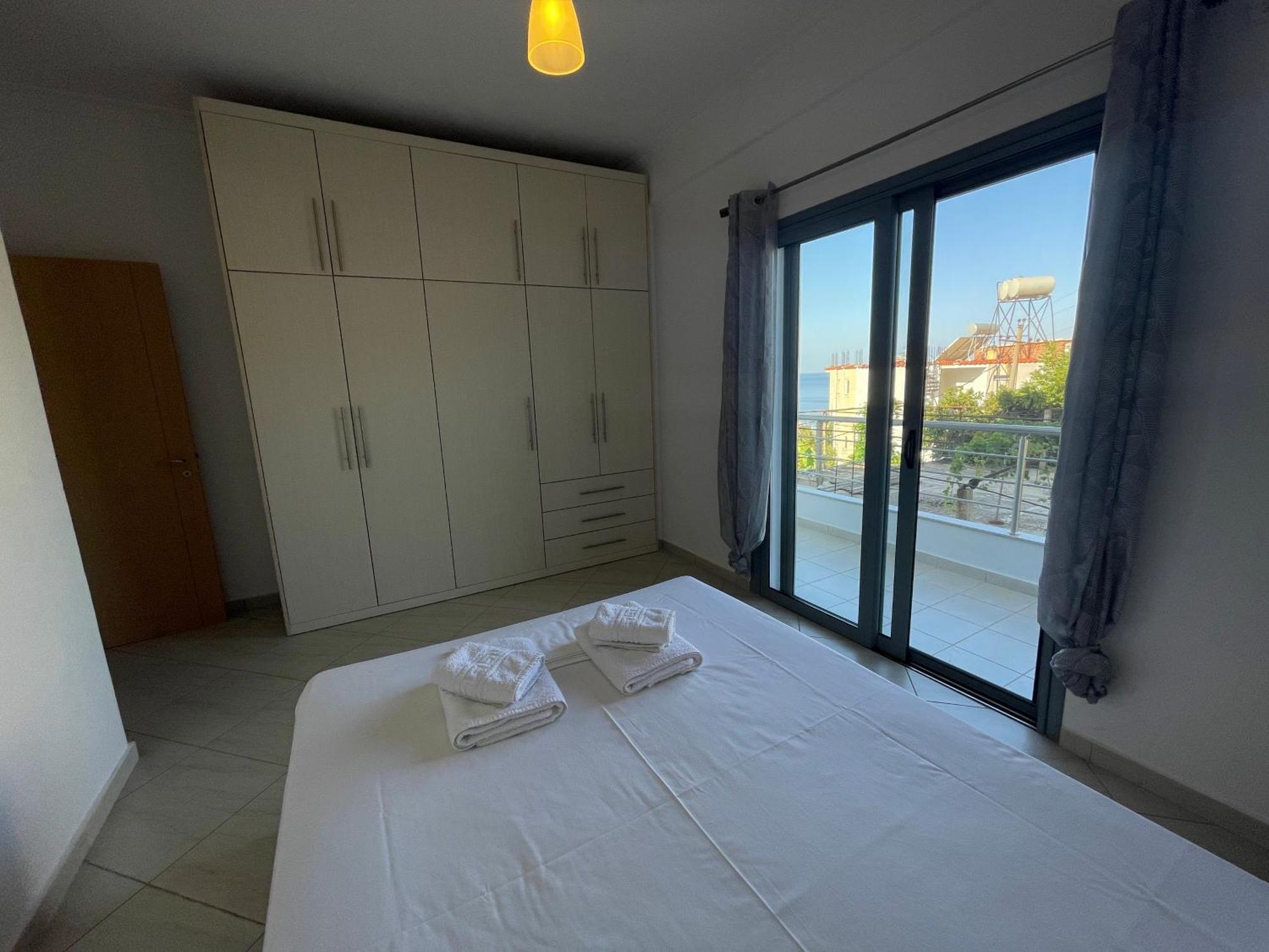 Tasos Rooms Himare Bagian luar foto