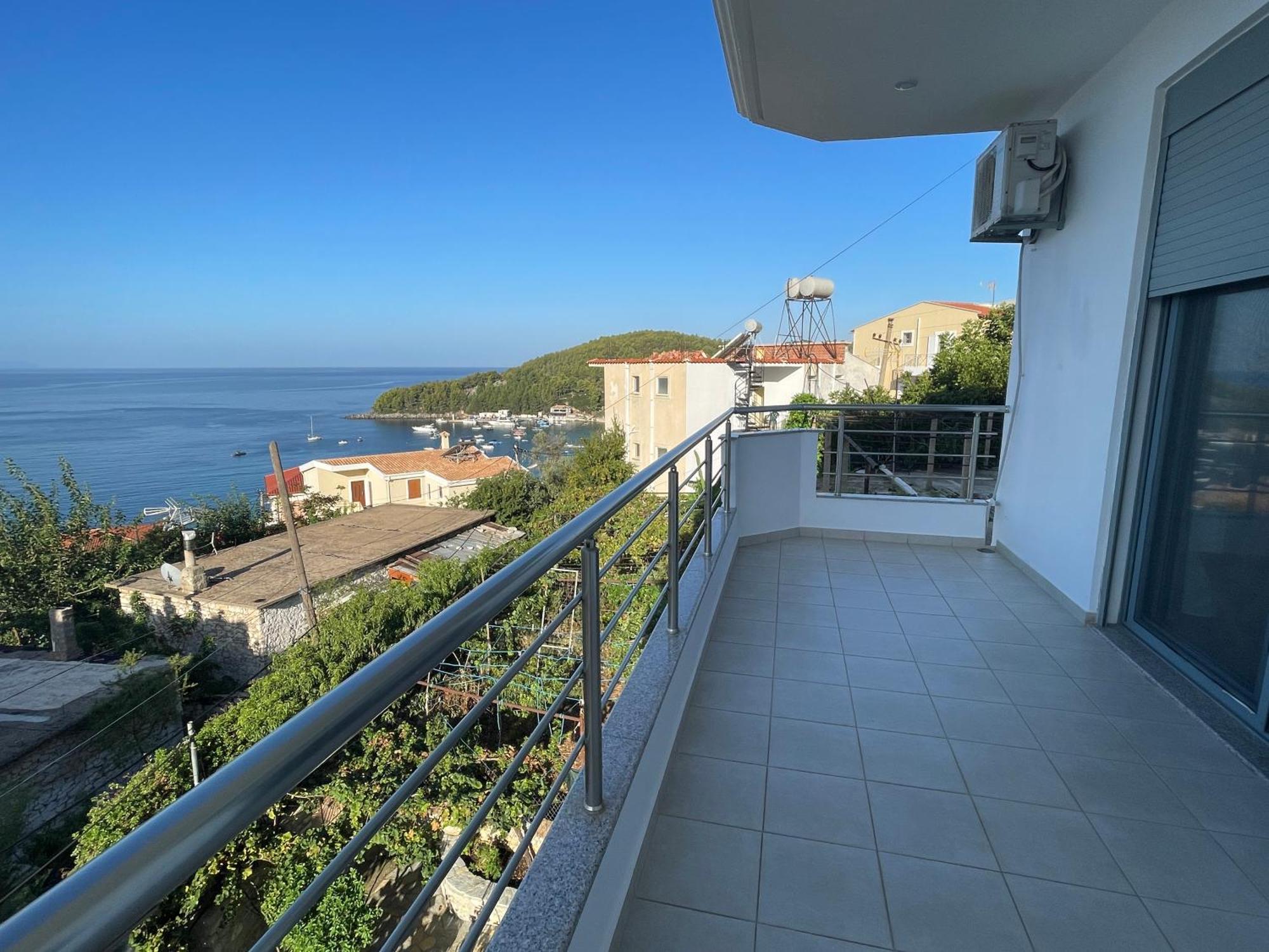 Tasos Rooms Himare Bagian luar foto
