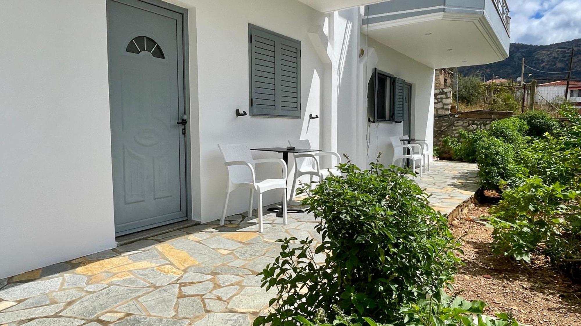 Tasos Rooms Himare Bagian luar foto
