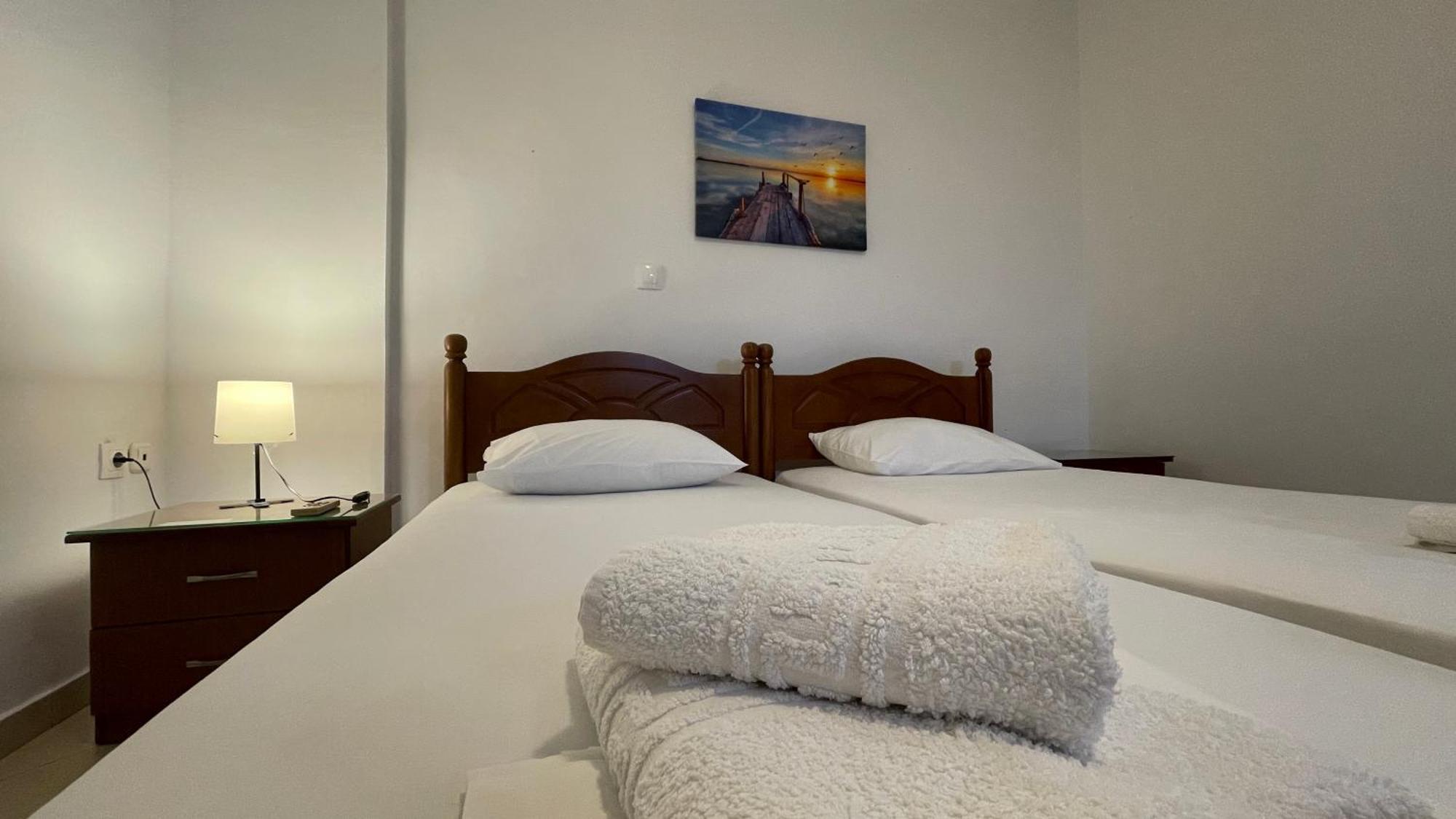 Tasos Rooms Himare Bagian luar foto