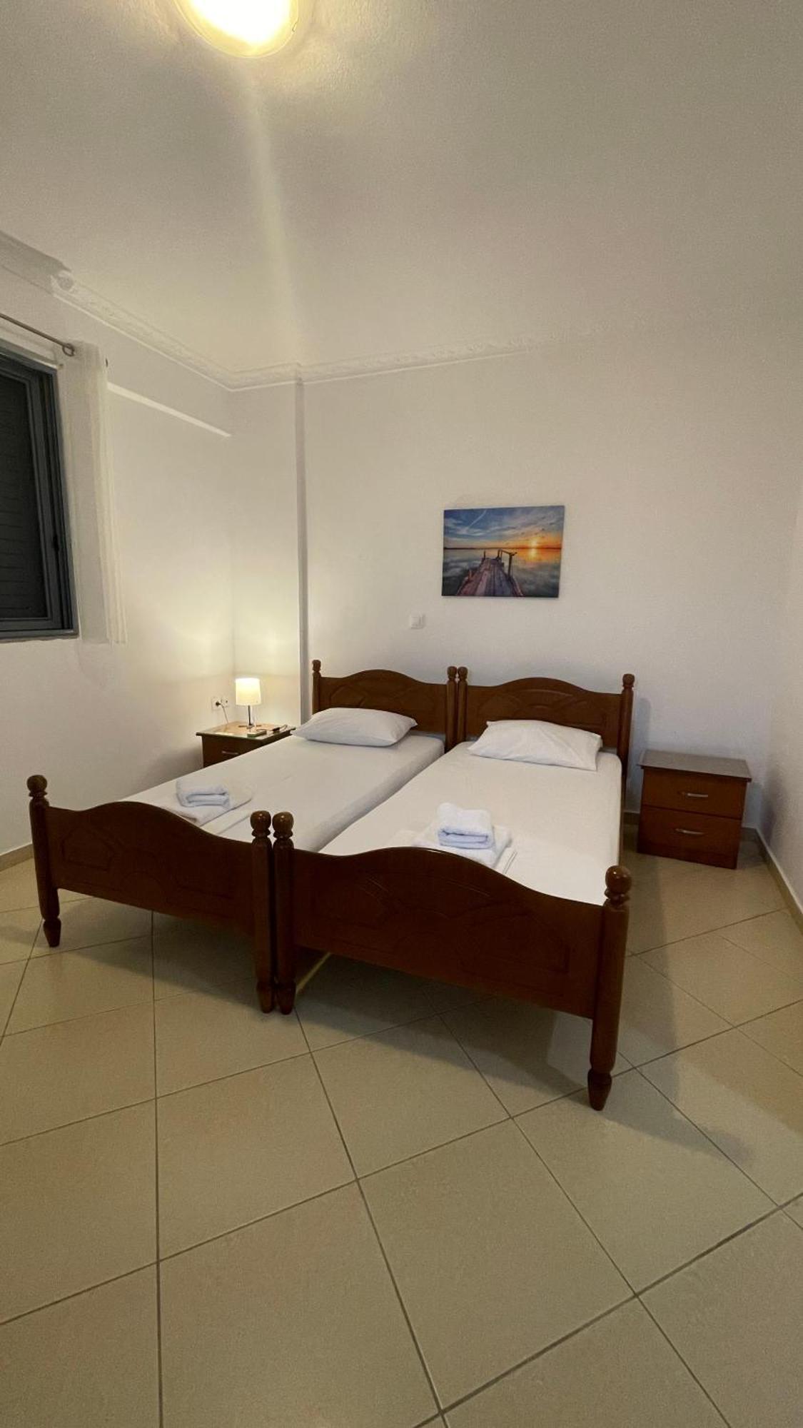 Tasos Rooms Himare Bagian luar foto