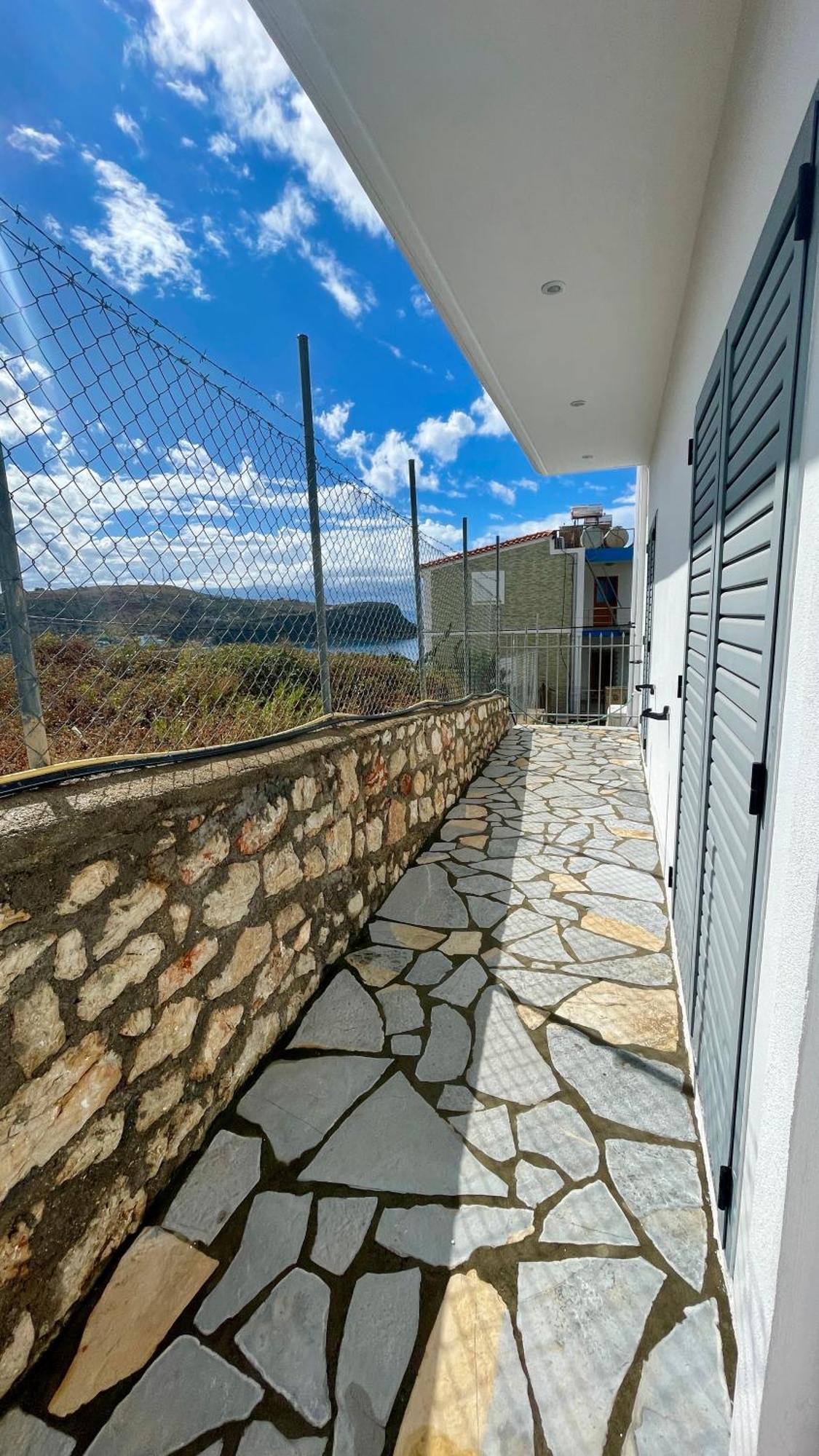 Tasos Rooms Himare Bagian luar foto