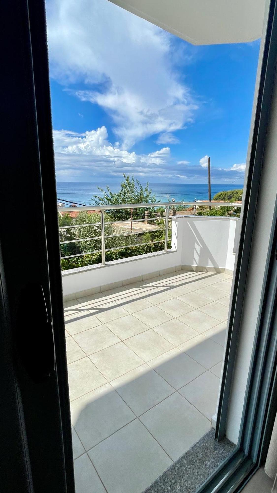 Tasos Rooms Himare Bagian luar foto