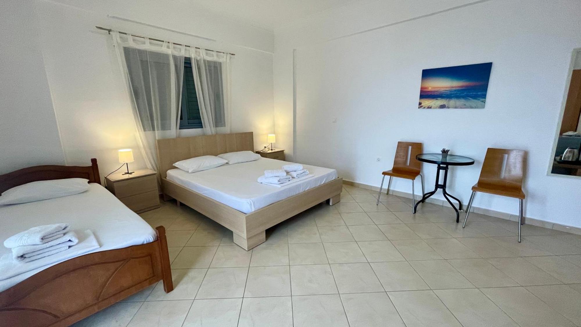 Tasos Rooms Himare Bagian luar foto