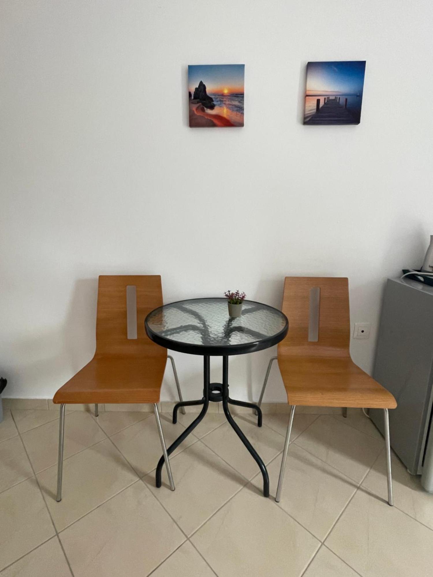 Tasos Rooms Himare Bagian luar foto