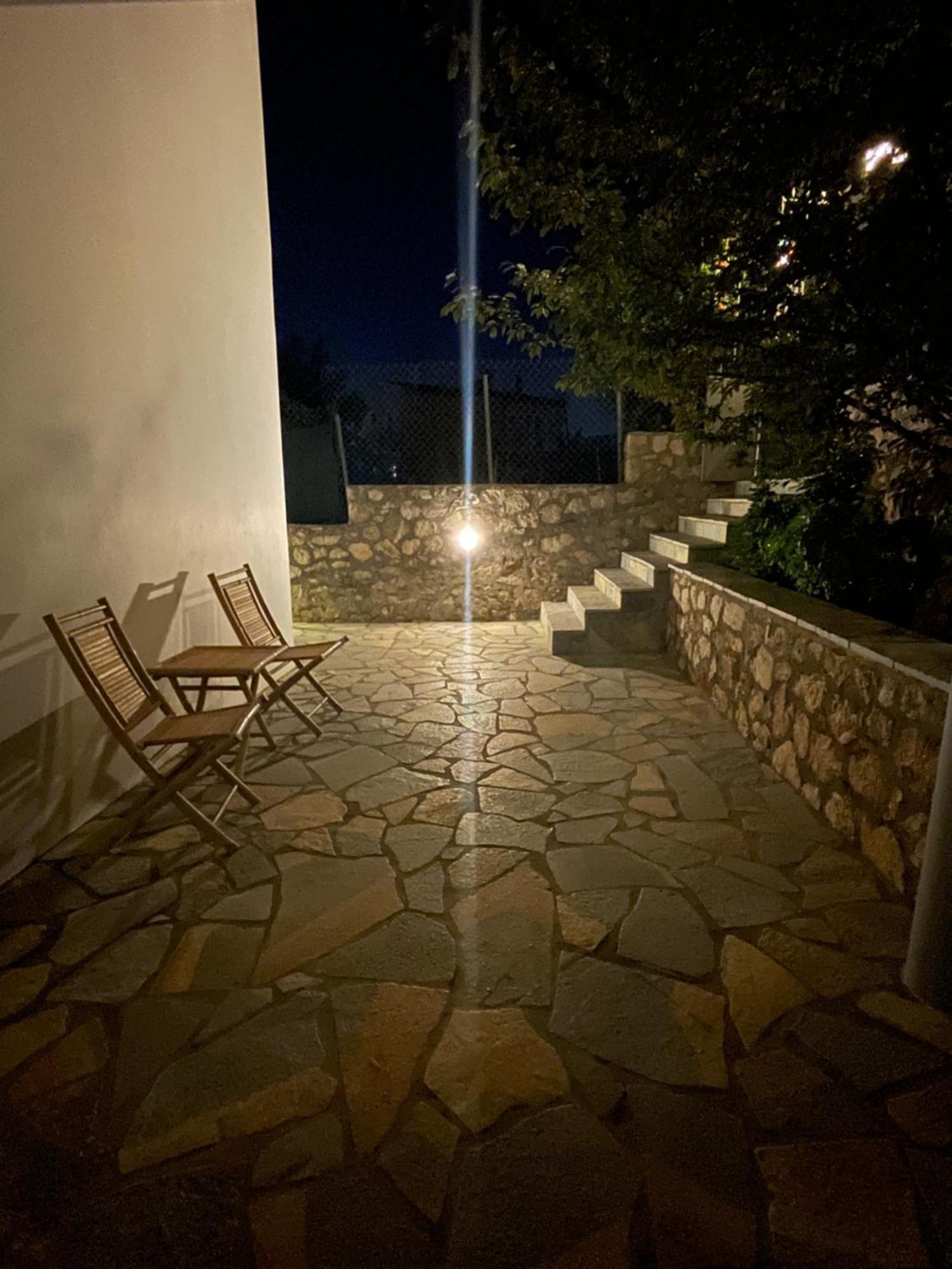 Tasos Rooms Himare Bagian luar foto